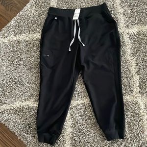 FIGS Black Scrub Set - Brand New